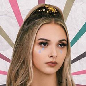 Karina Rae, 24 (Cantante pop)