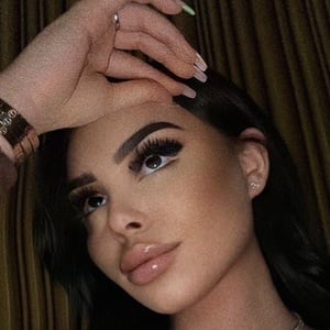 Karina Seabrook, 26 (Instagram Star)