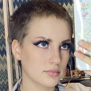 KarinaOMG, 18 (YouTube-ster)