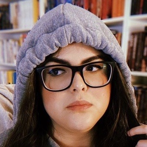 Karine Leôncio, 32 (YouTube Star)