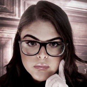 Karine Leôncio, 32 (YouTube Star)