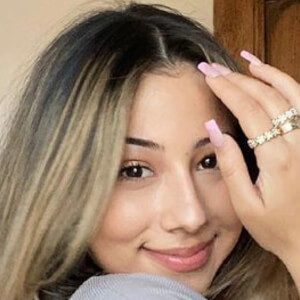 Karla Espinosa, 26 (YouTube明星)