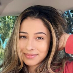 Karla Espinosa, 26 (YouTube Star)