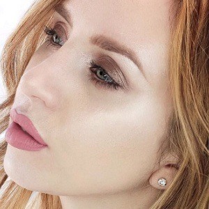 Karla Powell, 38 (Maquiador)