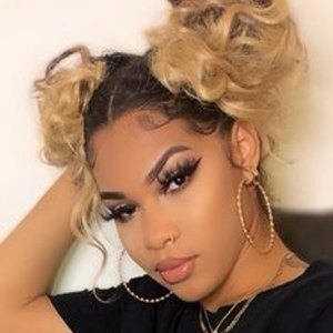 Kassie Marie, 33 (TikTok明星)