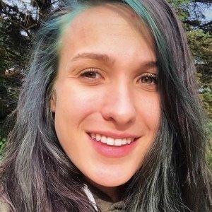 Kat Stuckey, 32 (TikTok明星)