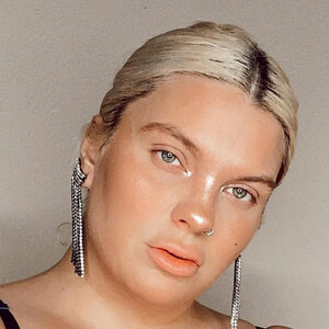 Katana Fatale, 39 (Model)