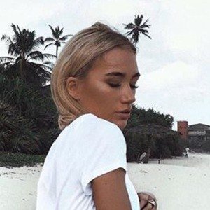 Kate Rooney, 32 (Star d'Instagram)