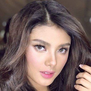 Kate Valdez, 25 (Pop Singer)