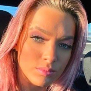 Katerina Carney, 24 (TikTok明星)