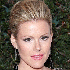 Kathleen Robertson image 3