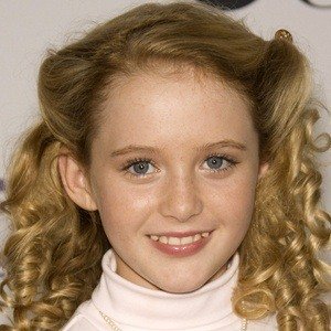 Kathryn Newton image 7