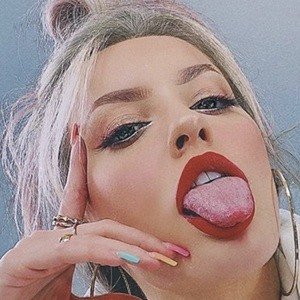 Katie Angel, 33 (YouTube明星)