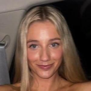 Katie Begley, 25 (TikTok明星)