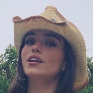 Katie Brown, 22 (TikTok明星)