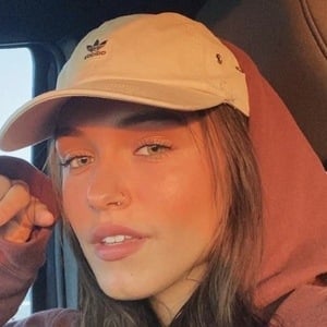 Katie Brown, 22 (TikTok Star)