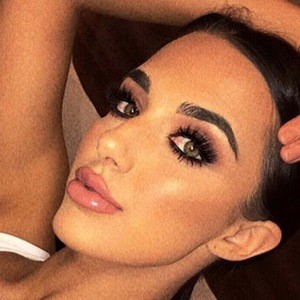 Katie Louise Mills, 33 (Blogger)