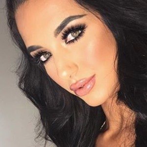 Katie Louise Mills, 33 (Blogger)