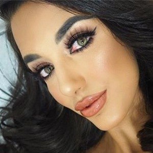 Katie Louise Mills, 33 (Blogger)