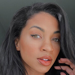 Katie Morton, 33 (Instagram明星)