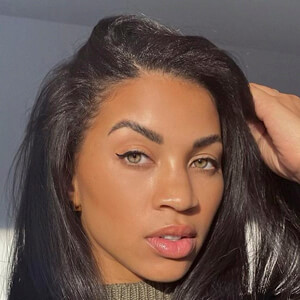 Katie Morton image 7