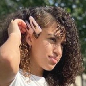 Katie Mylove Nazir, 19 (YouTube明星)