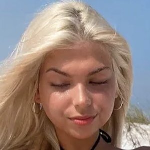 Katie Ritchiie image 6