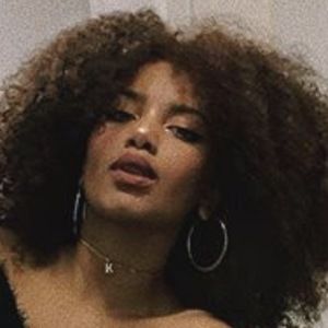 Katttrod, 19 (Dancer)