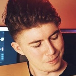 Kavos, 28 (YouTube Star)