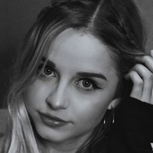 Kay Cook, 24 (Instagram Star)