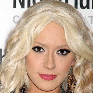 Kaya Jones, 39 (流行歌手)