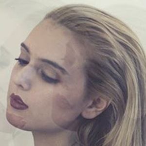 KayKay Blaisdell, 32 (Blogger)