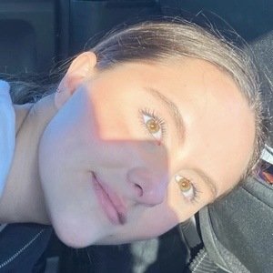 Kayla Iutzwig, 22 (TikTok Star)