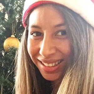 Kayla Manoe, 33 (Blogger)