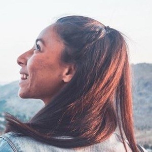 Kayla Manoe, 33 (Blogger)