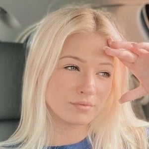 Kayla Polek, 22 (TikTok Star)