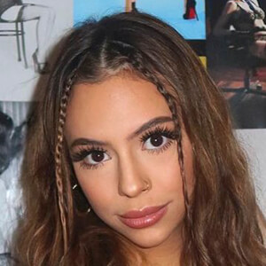 Kayla Richart, 25 (Instagram Star)