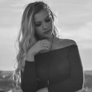 Kayla Shea, 27 (Instagram Star)