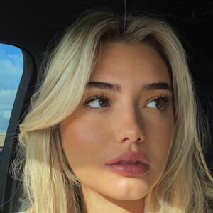 Kayla Simpson, 25 (TikTok Star)