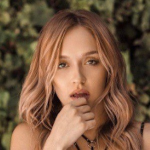 Kaylen Ostapovich, 32 (模特)