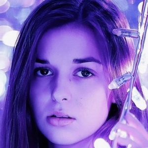 Kaylie Bell, 24 (TikTok Star)