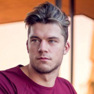 Kaz van der Waard, 34 (Fitness Instructor)