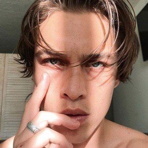 Kealamakia Naihe, 29 (冲浪者)