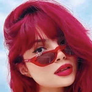 Kel Freire, 26 (YouTube Star)