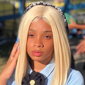 Kelanis Smith, 24 (YouTube Star)