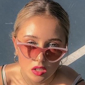 Kellie-Anne Poirier, 22 (Поп-певец)