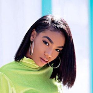 Kellie Sweet, 28 (Звезда Youtube)