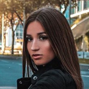 Kelly Boukers image 3