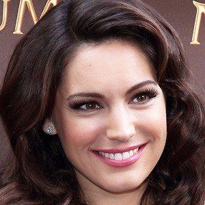 Kelly Brook, 44 (Apresentador de programa de TV)