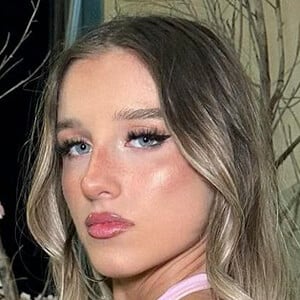 Kelly Gallo, 22 (Instagram Star)